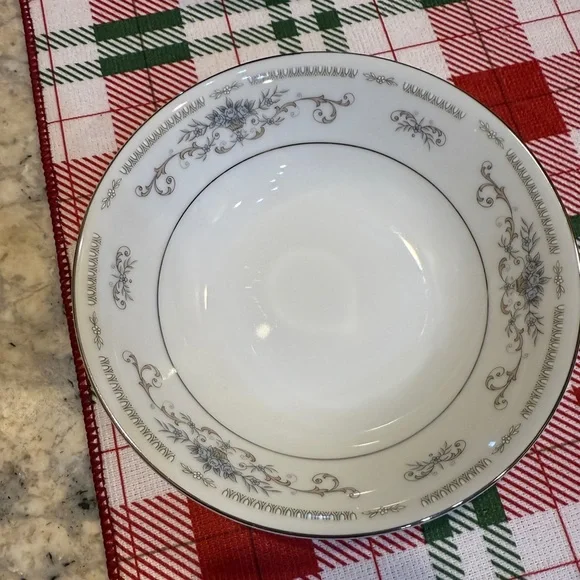 Vintage Fine Porcelain China “Diane” Dessert Bowls - 2 piece set - Picture 4 of 5